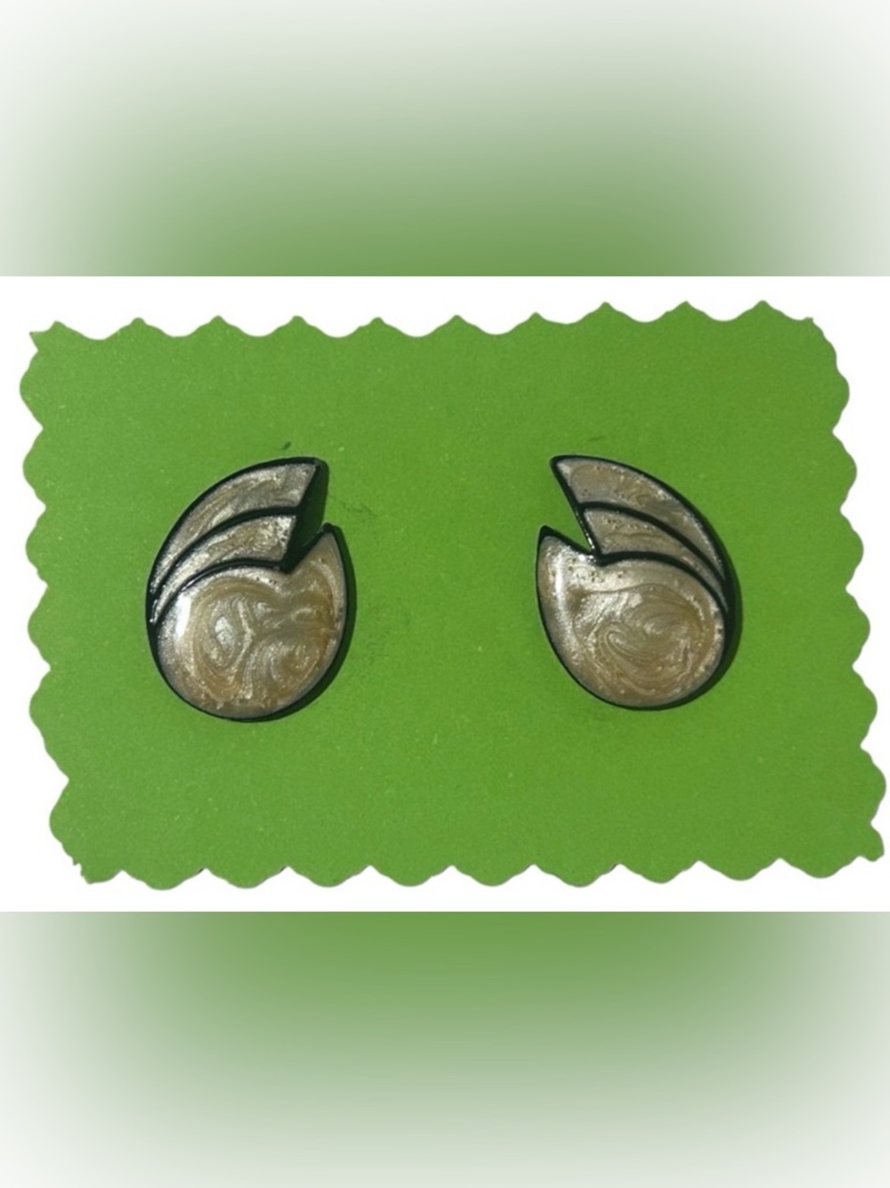 VINTAGE ENAMEL SHELL SHAPED EARRINGS